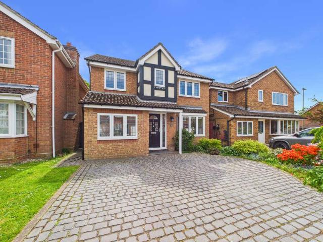 4 bed house for sale