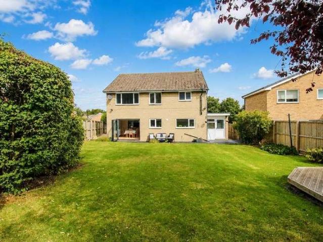 4 bed house for sale