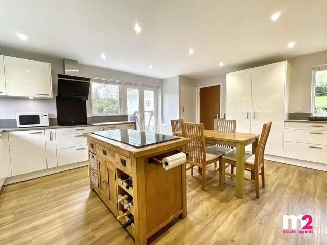 4 bed house for sale