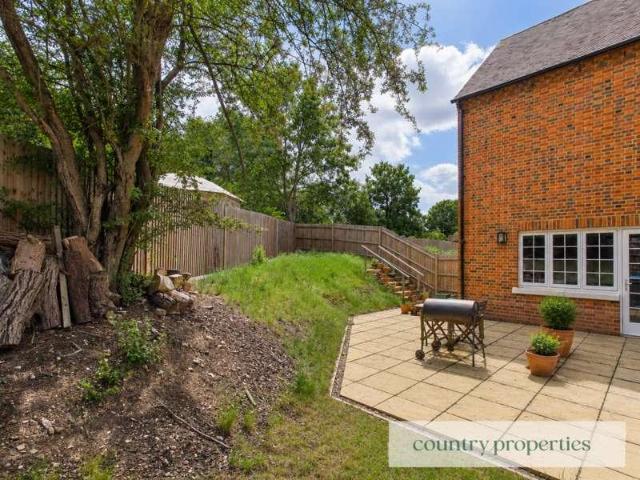 4 bed house for sale
