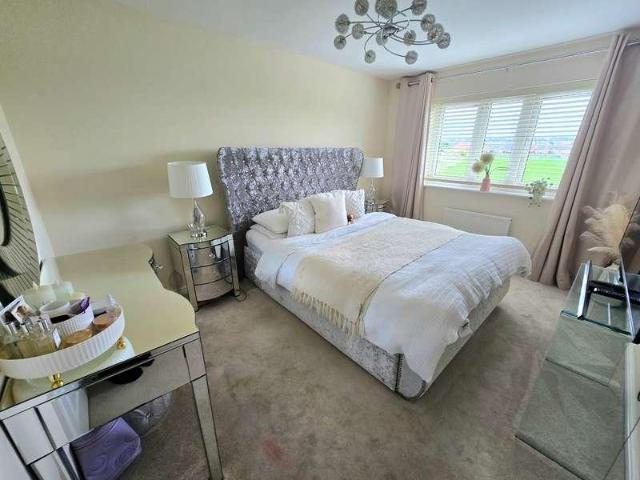 4 bed house for sale