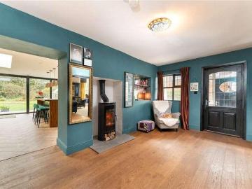 4 bed house for sale