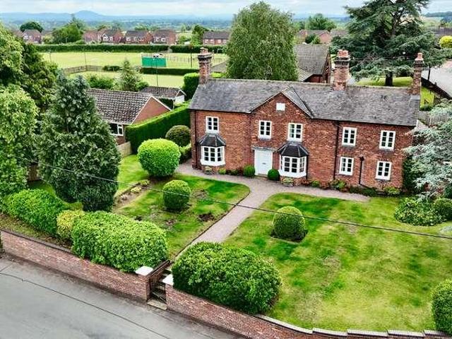 4 bed house for sale