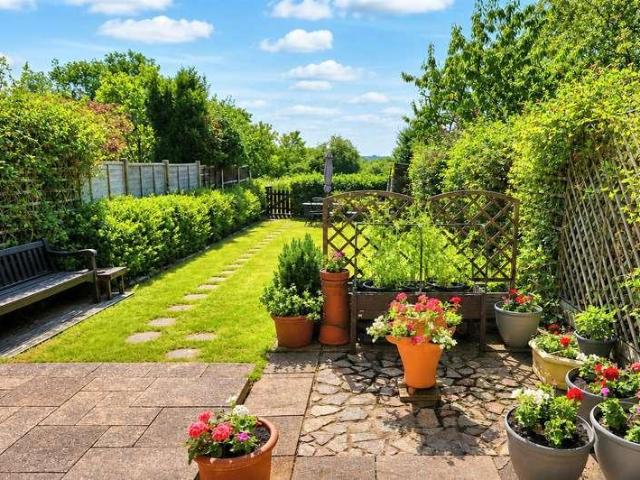 4 bed house for sale