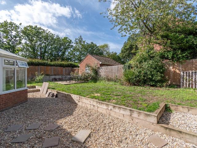 4 bed house for sale