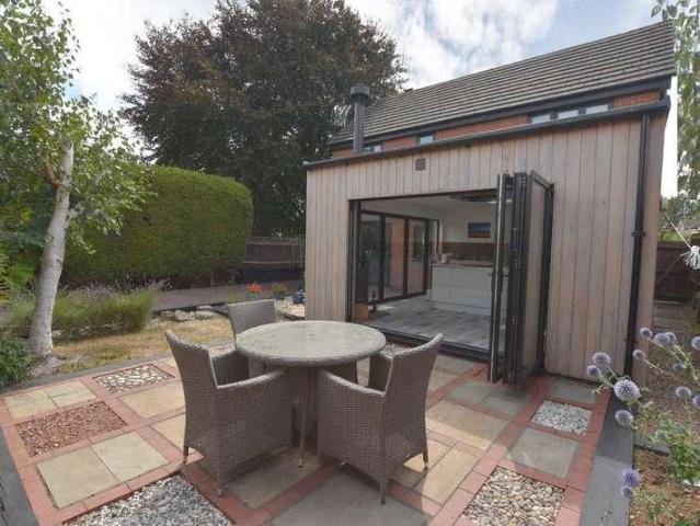 4 bed house for sale