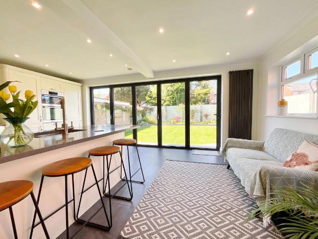 4 bed house for sale