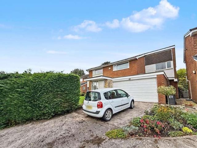 4 bed house for sale