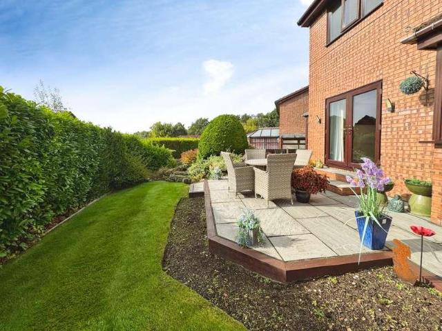 4 bed house for sale
