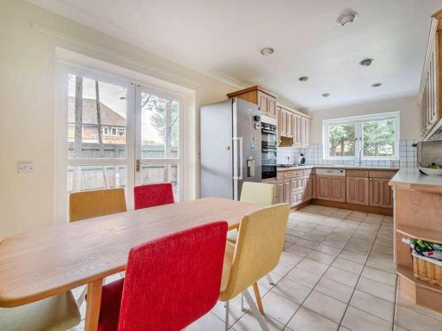 4 bed house for sale