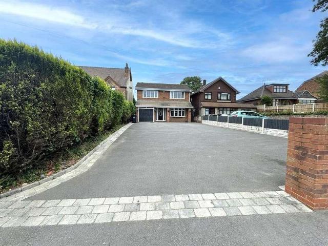 4 bed house for sale