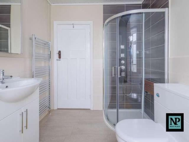 4 bed house for sale