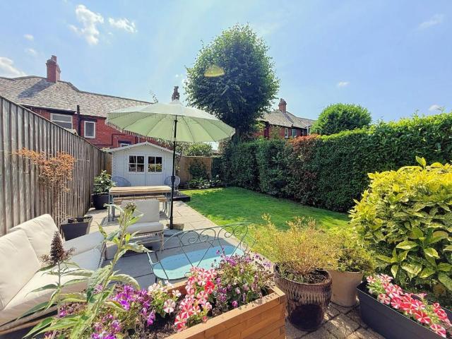 4 bed house for sale