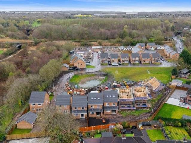 4 bed house for sale