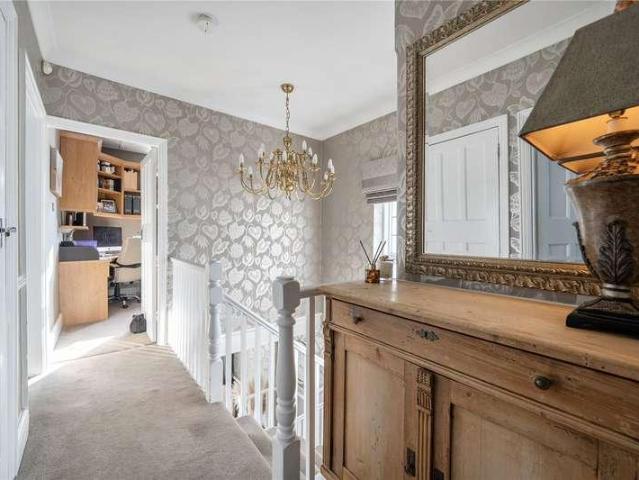 4 bed house for sale