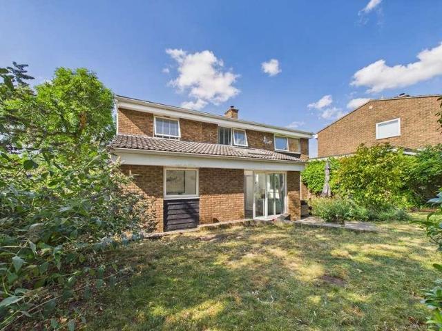 4 bed house for sale