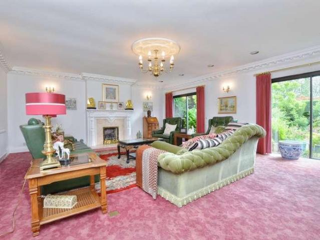 4 bed house for sale