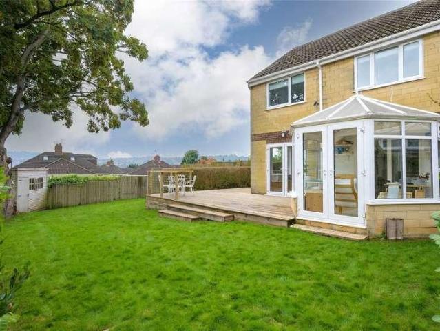 4 bed house for sale