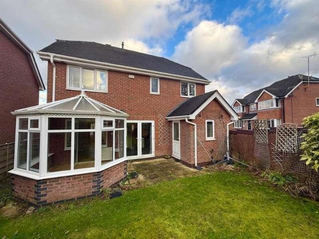 4 bed house for sale