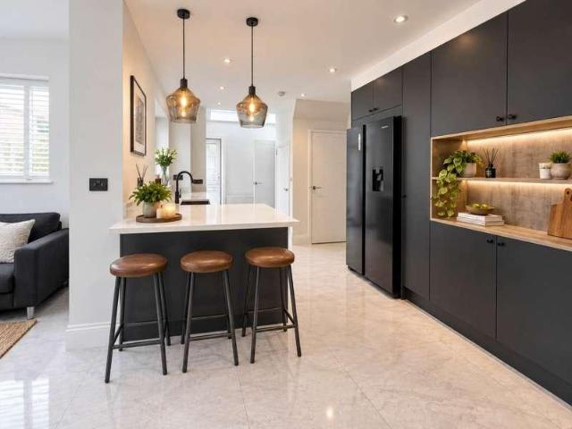 4 bed house for sale