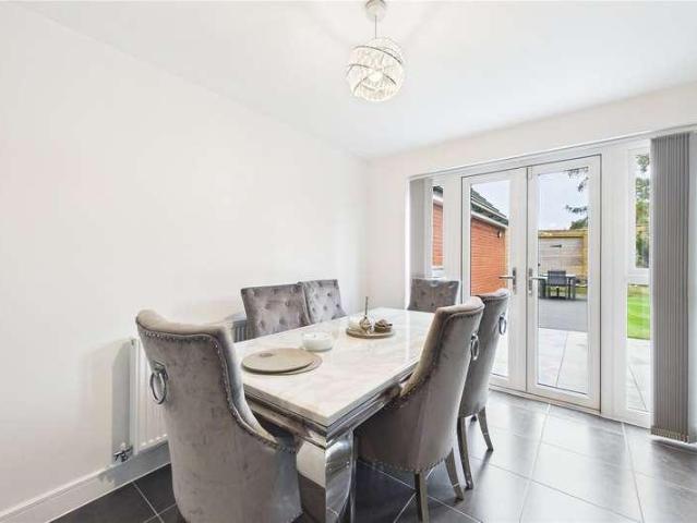 4 bed house for sale