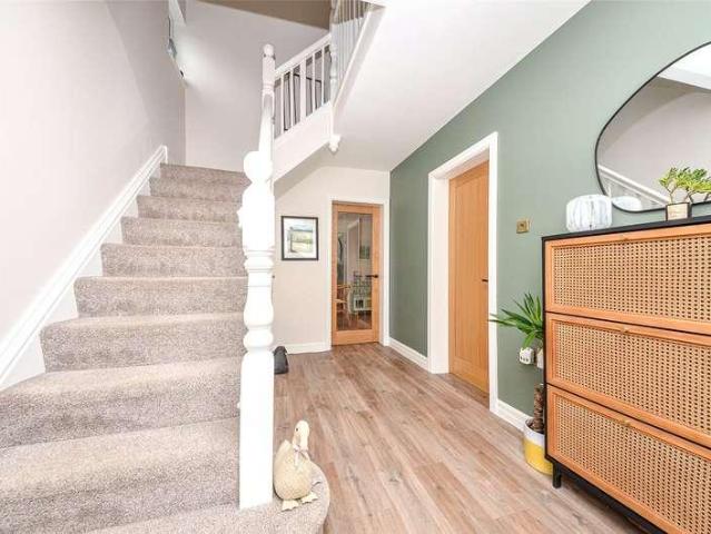 4 bed house for sale