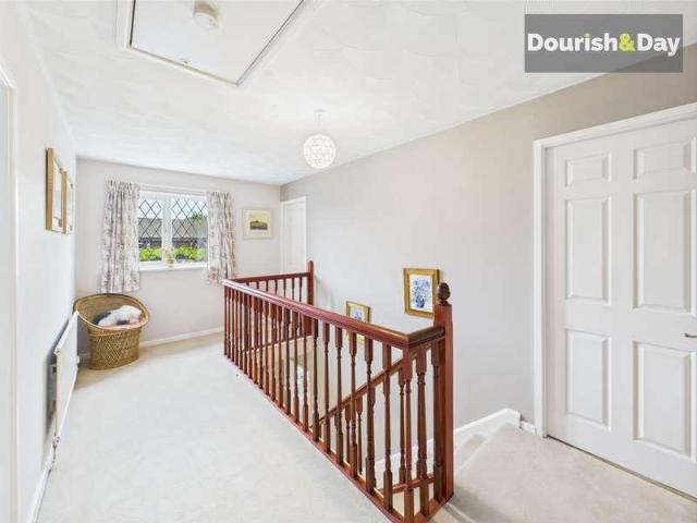 4 bed house for sale