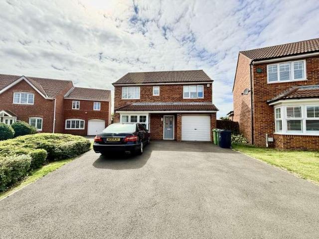 4 bed house for sale