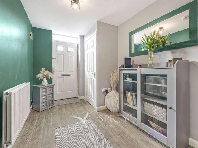 4 bed house for sale