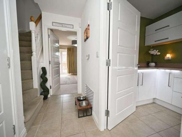 4 bed house for sale
