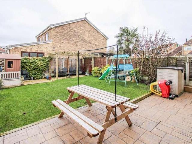 4 bed house for sale