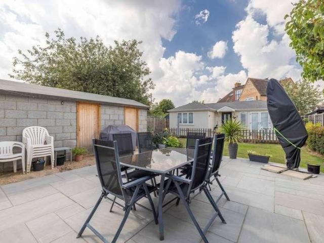 4 bed house for sale