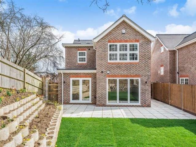 4 bed house for sale