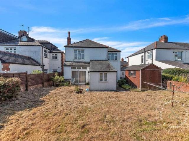 4 bed house for sale