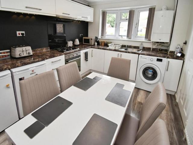 4 bed house for sale