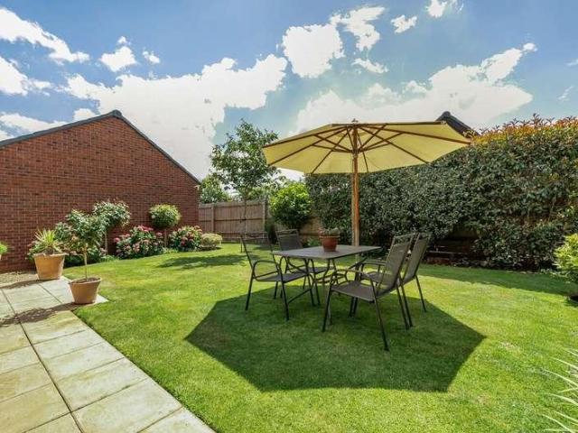 4 bed house for sale