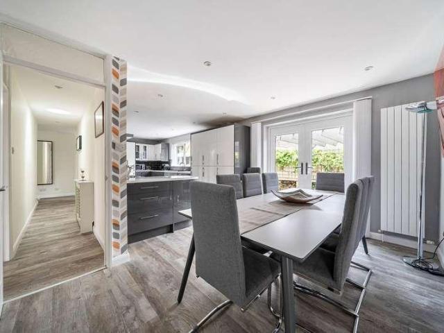 4 bed house for sale