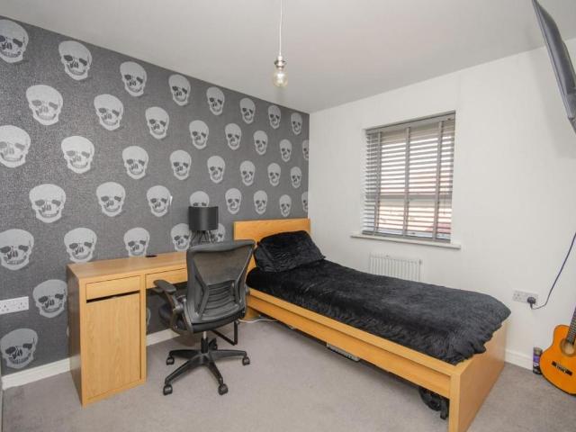 4 bed house for sale