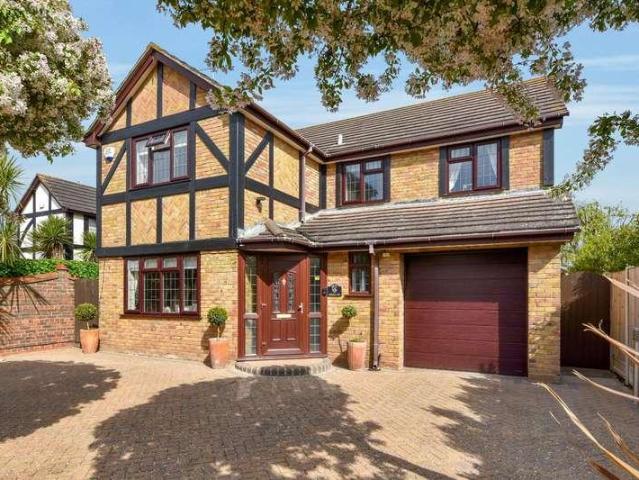 4 bed house for sale