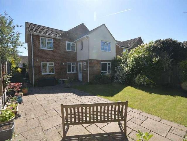 4 bed house for sale