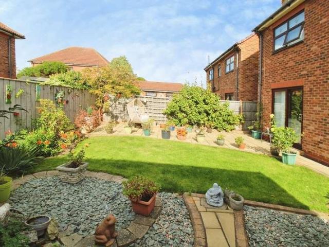 4 bed house for sale