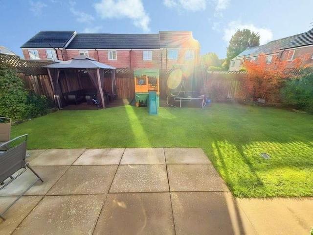 4 bed house for sale