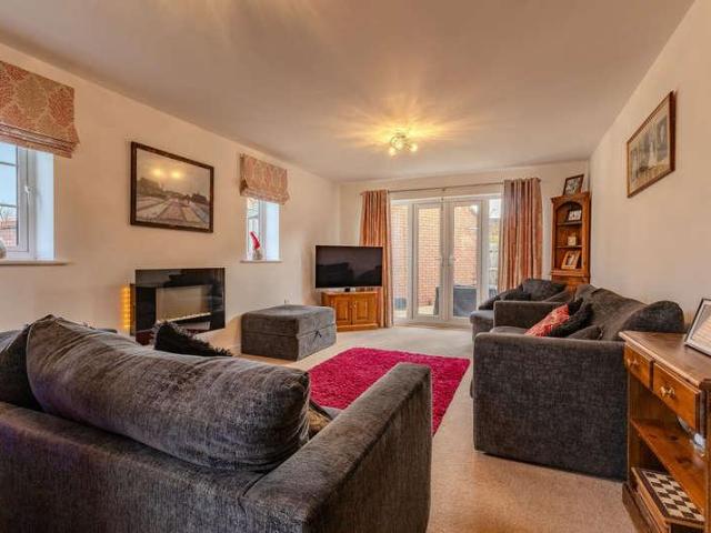 4 bed house for sale