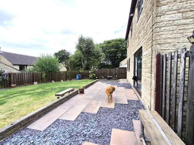 4 bed house for sale