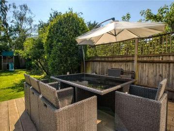 4 bed house for sale