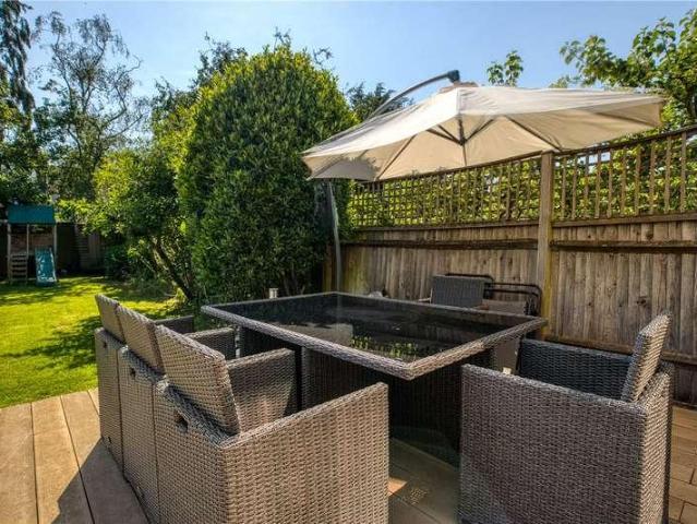 4 bed house for sale