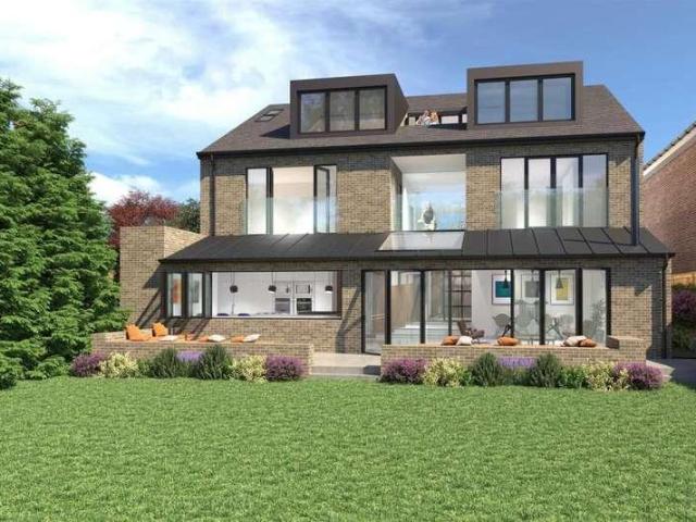 4 bed house for sale