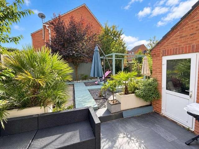 4 bed house for sale