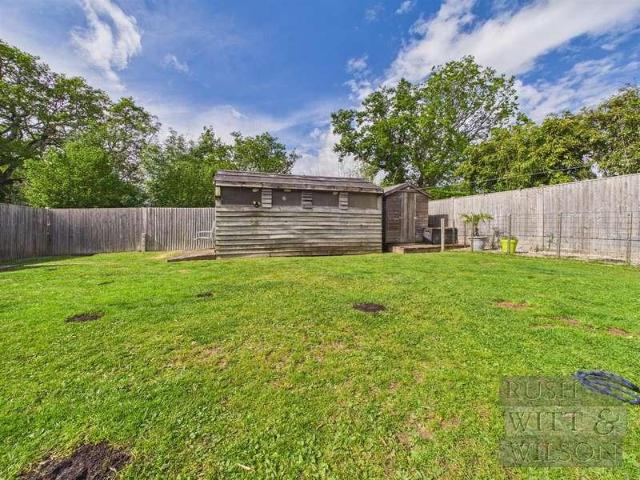 4 bed house for sale