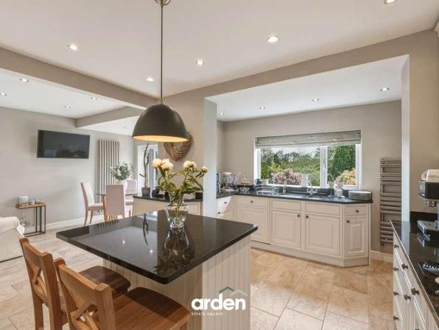 4 bed house for sale